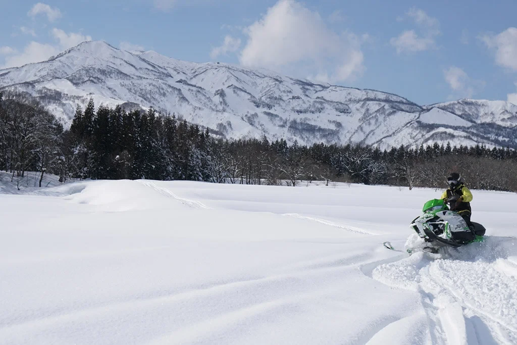 Snowmobile tour in Myoko