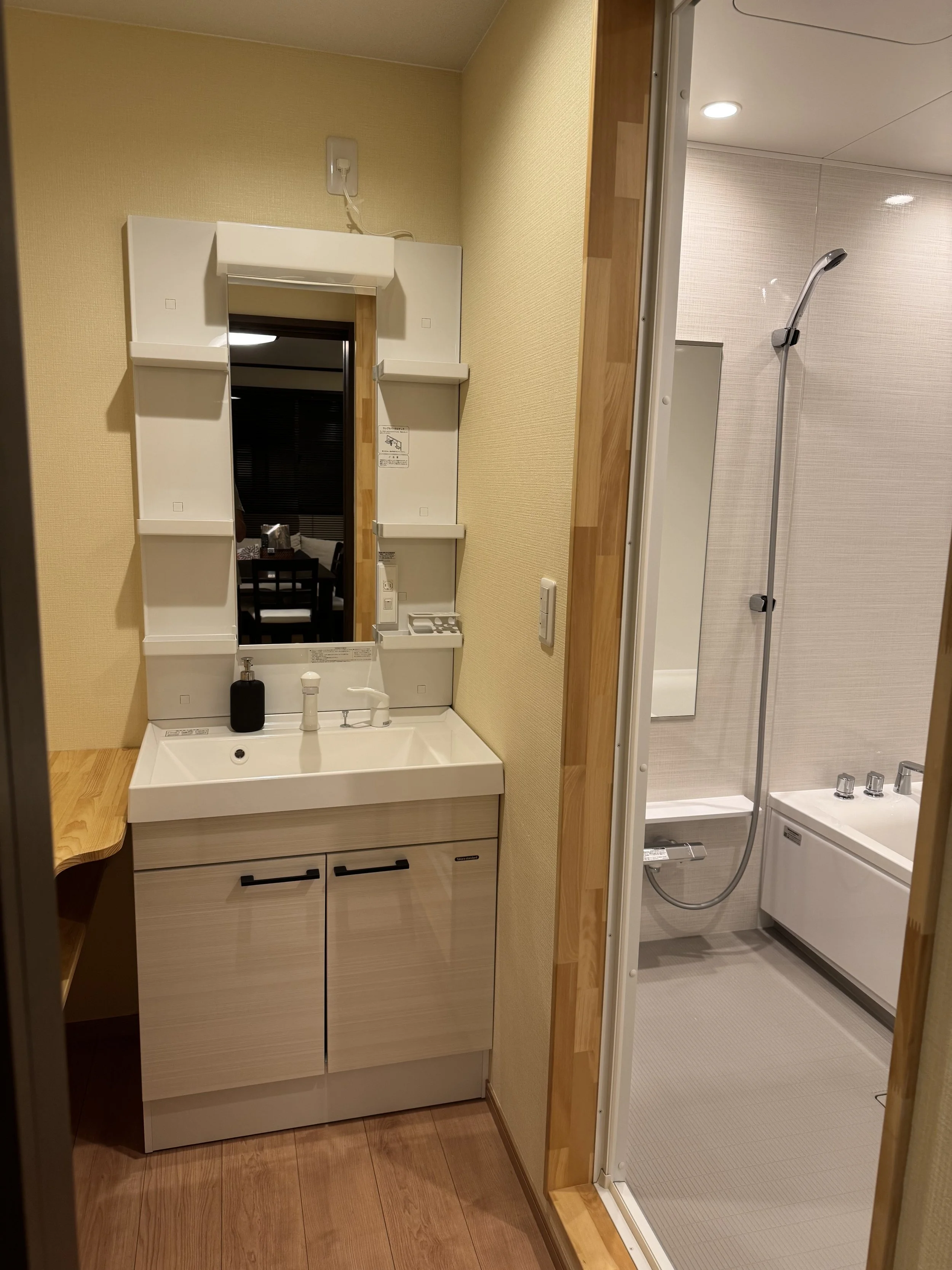 Deluxe Two Bedroom Apartment dining detail