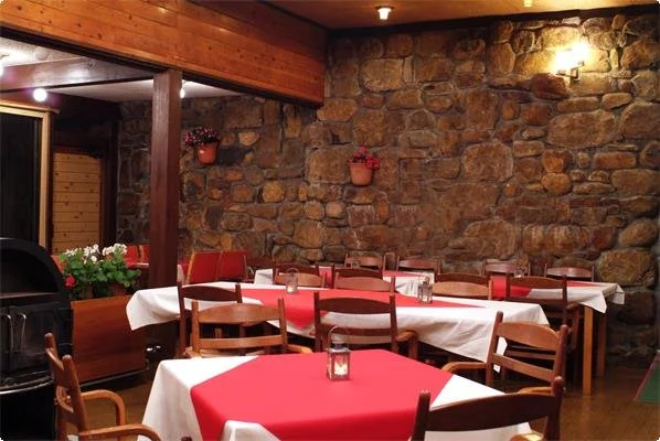 Tsubame Highland Lodge lounge seating