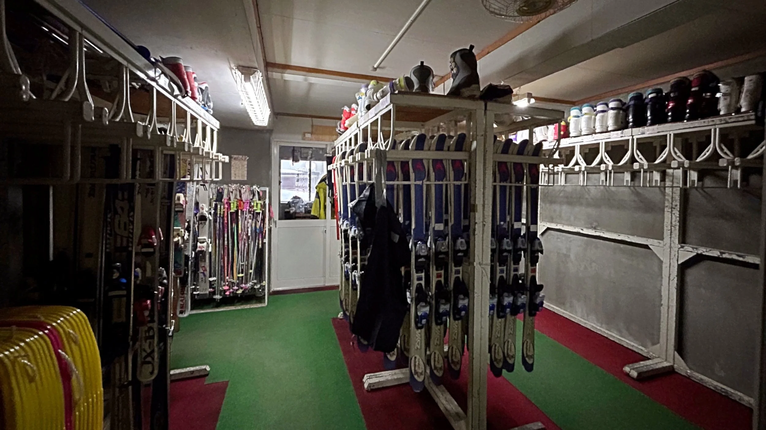 Yamanoyu Sekizen equipment room